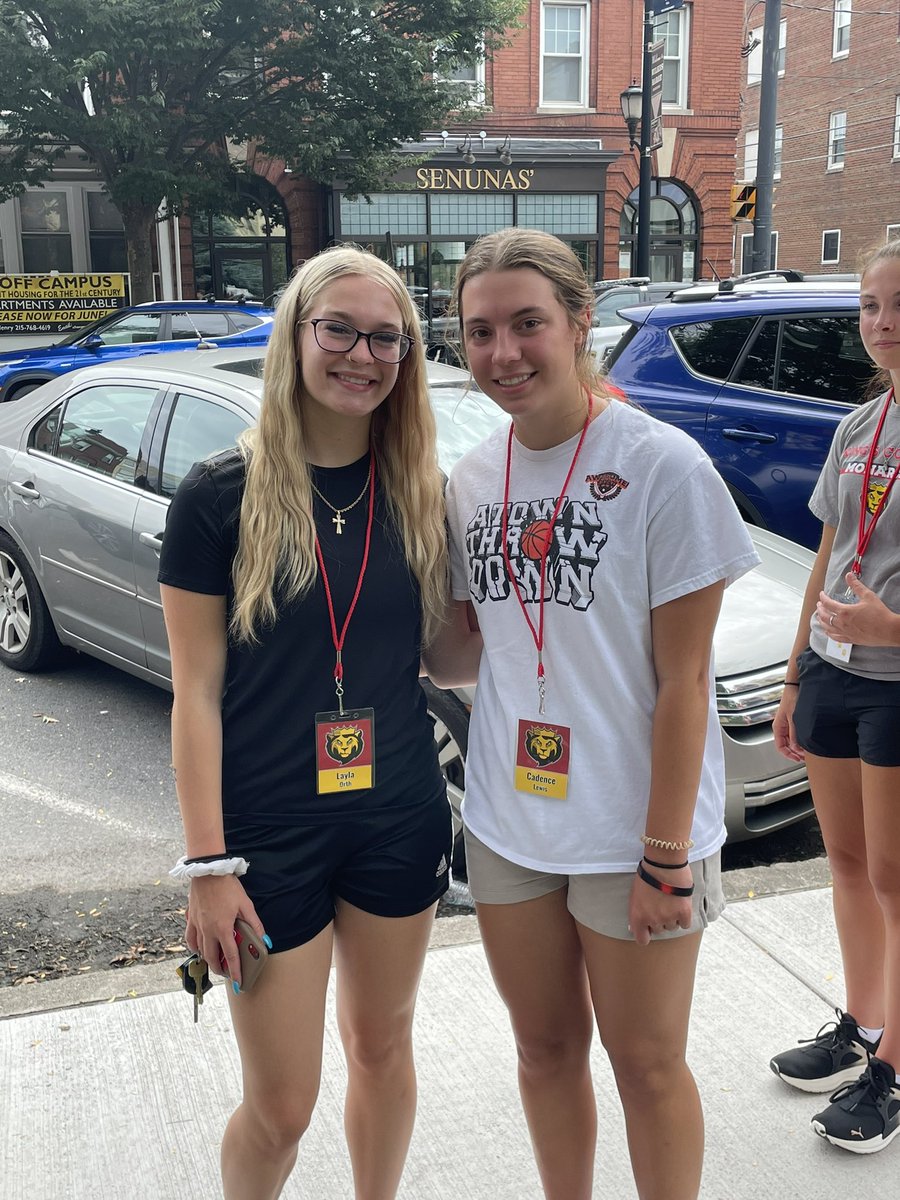Monarchs_KCWB's tweet photo. First years are all moved in and are excited for their new journey ahead! #gomonarchs🦁 #firstyearcollege https://t.co/2FZVgbvua0