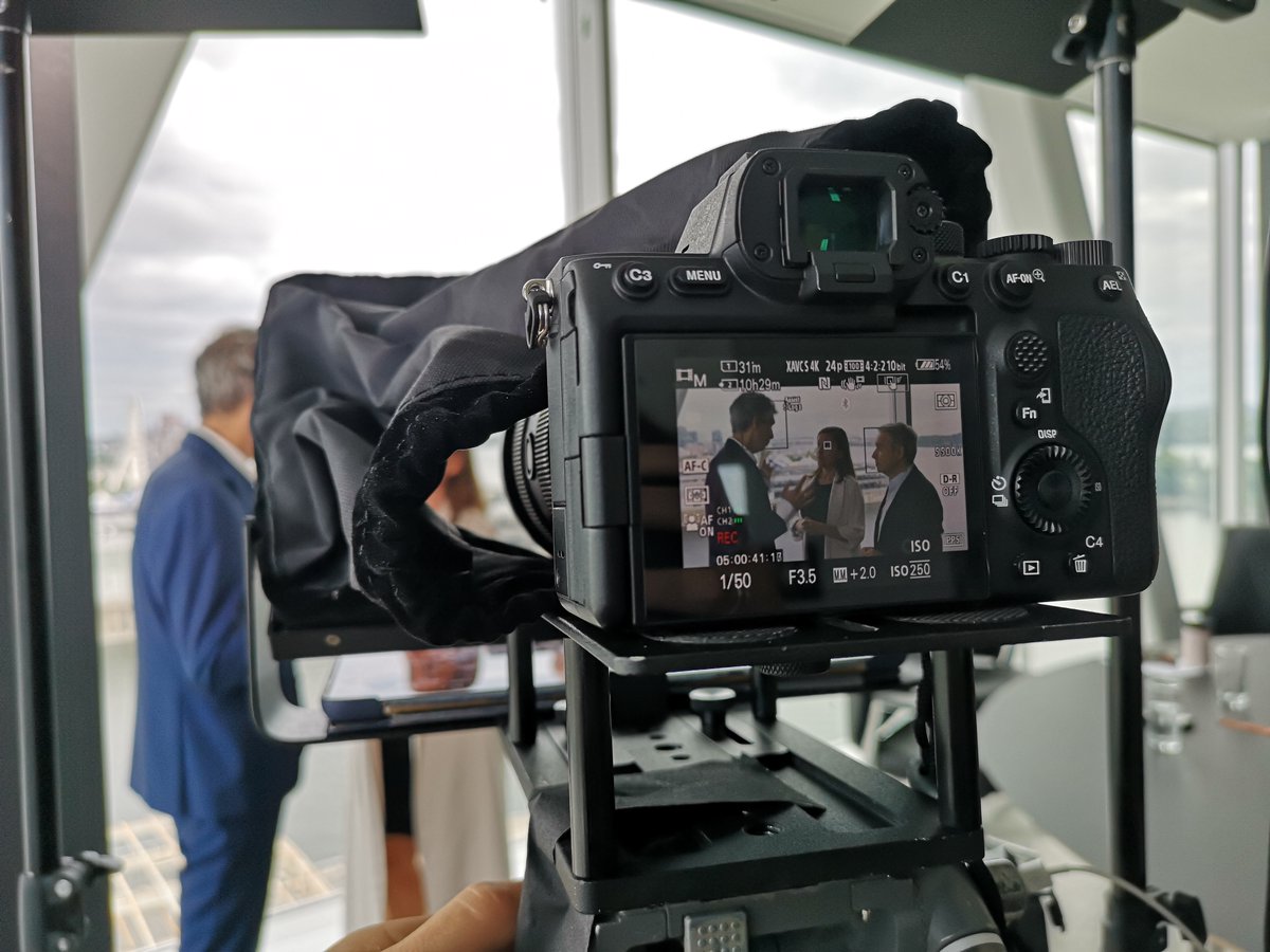 isabelleturcot's tweet photo. We are getting ready for smart discussions on AI at ALL IN on Sept 27-28 in Montréal
@FP_Champagne Yoshua Bengio
Nous sommes dans les derniers préparatifs pour des discussions pertinentes sur l’IA lors de All In les 27-28 septembre prochain à Montréal
https://t.co/KDonOugggD https://t.co/FuRq4Lq230