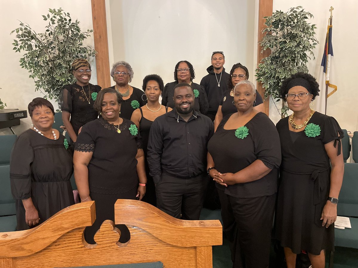 PastorSB1's tweet photo. What a celebration we had last Sunday for our 134th Church Anniversary. We want to thank Rev. Thessalonia Graham, Rev. Eddrena Graham and the Mount Rona Missionary Baptist Church family for worshiping with the B1 Family

Remember, “ Pressing Forward Together In Jesus Name ” https://t.co/jvZ8KQhxEv