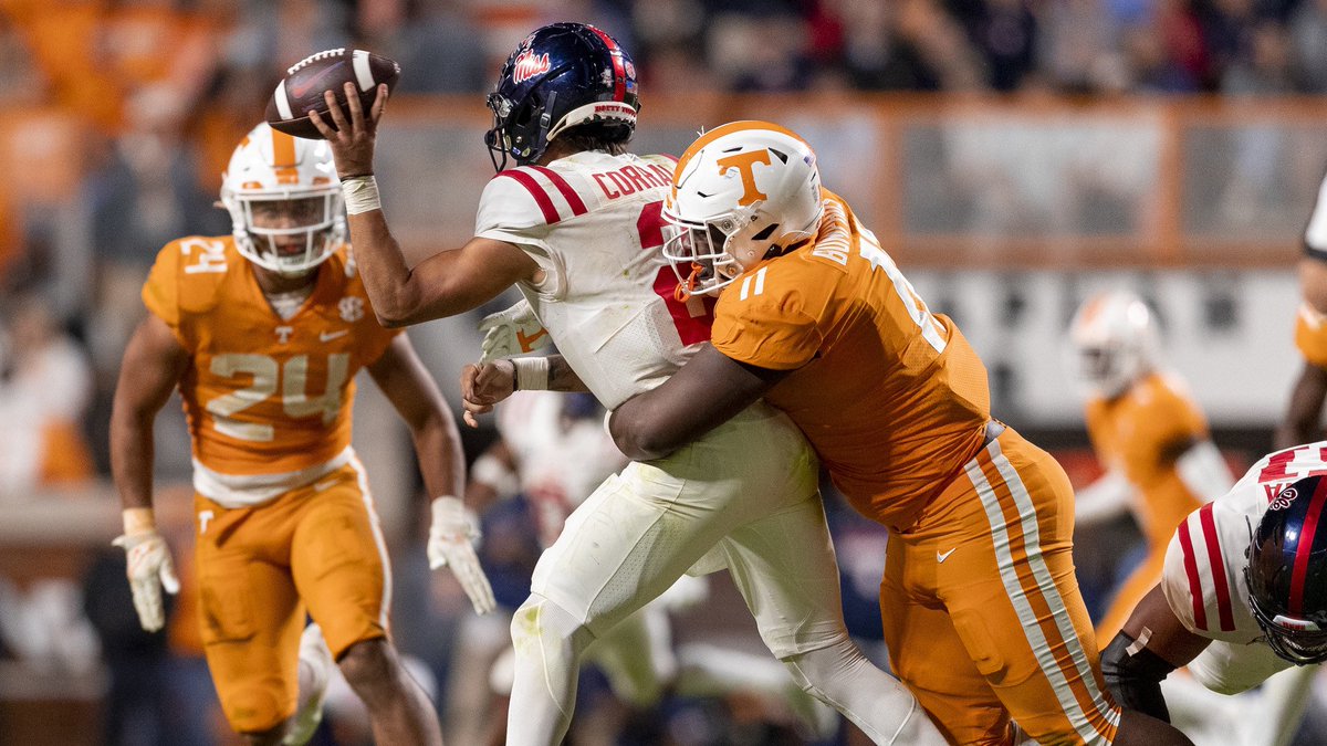 Our FCA kickoff is tomorrow morning at 7:15 in the HCHS library! Breakfast will be provided. Will be a blessing hearing Hardin County's own, Latrell Bumphus! Don’t miss it!