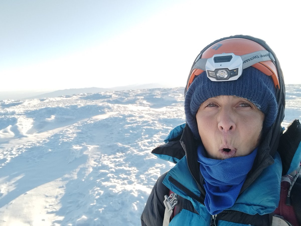 maitepariente's tweet photo. Ayer alcanzamos la cima del Sajama 6542 m, un volcán exigente pero salvajemente bello💫
La última cima de un viaje inolvidable 💪😉
A topeeeee con la vida 💋❤️ https://t.co/3kmQKkiQbs
