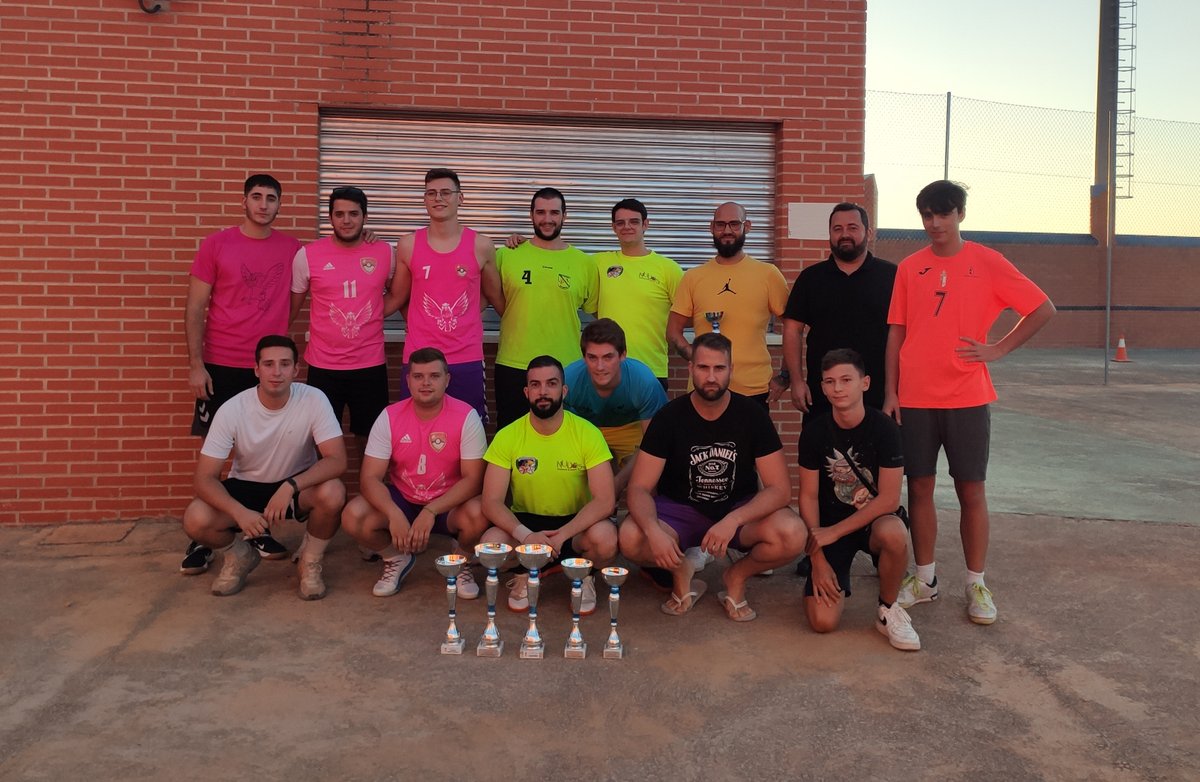 DaimielNoticias's tweet photo. BM Pigdeotto’s, campeón de la liga local de balonmano playa

👇📰

https://t.co/bd51denzjf https://t.co/n75ZMb7MCs