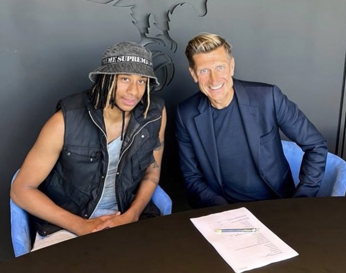 FabrizioRomano's tweet photo. Crystal Palace informed club’s lawyers of their intention to consider going to a tribunal with Chelsea over approach for Olise 🔵🔴⚠️

That’s how the story changed — Palace very strong on that and Chelsea left the conversations.

Olise accepts new deal, #CPFC v happy with that. https://t.co/UY7uKg4nfd
