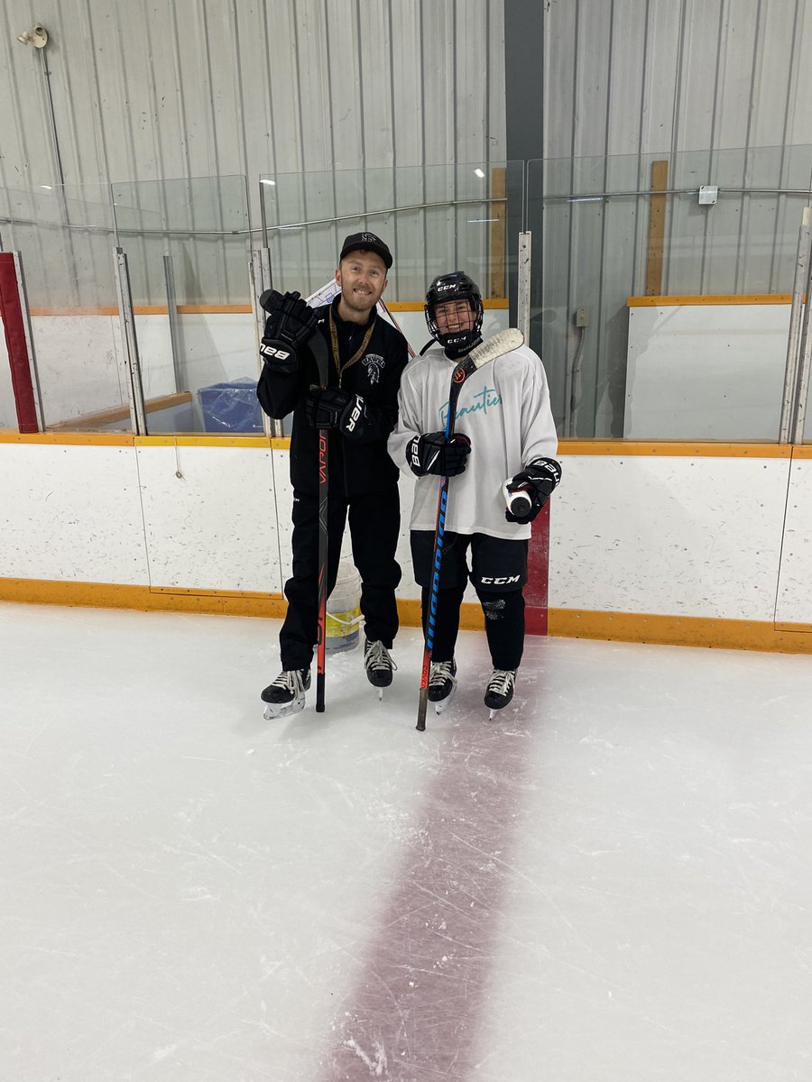 ValleyFhc's tweet photo. Marissa is off to college, playing at Hamline University! She has been in our female group for the past 2 years and is a great example for some of our younger girls! Stick taps to Marissa/all our other female skaters for finishing up our sessions! Best of luck this season! 🏒 https://t.co/rcsBIPJy3T
