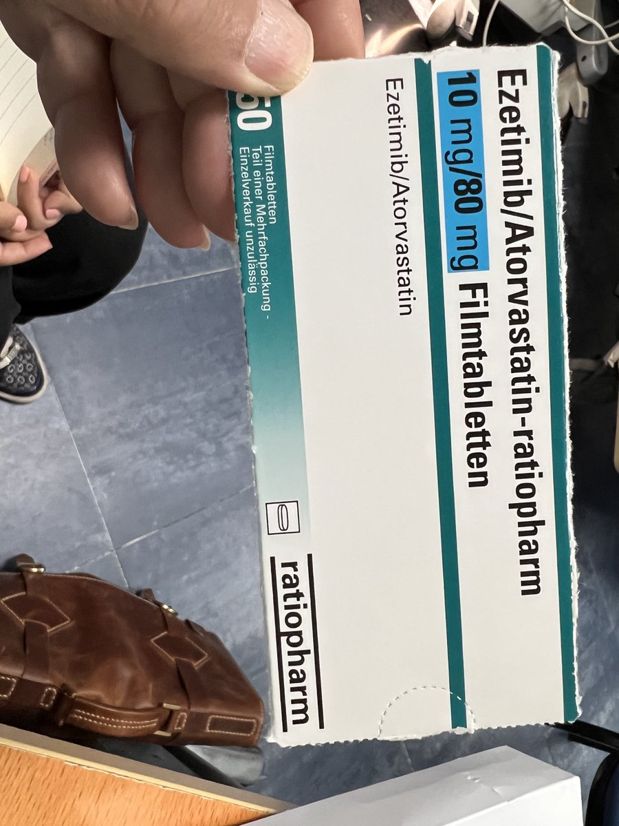Hragy's tweet photo. With generic high dose combos we reach LDL targets in majority of patients without FH, this lipid lowering is a true game changer therapy is high risk CAD patients managed medically with or without revascularization https://t.co/GyjUX2Lksc