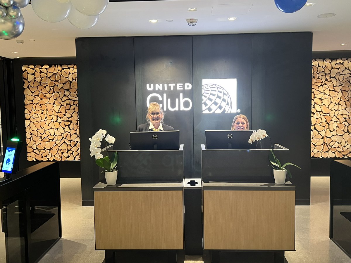 The brand new @united club is now open on Concourse A at @DENAirport!! @jwartner8 @KevinMortimer29 @jacquikey