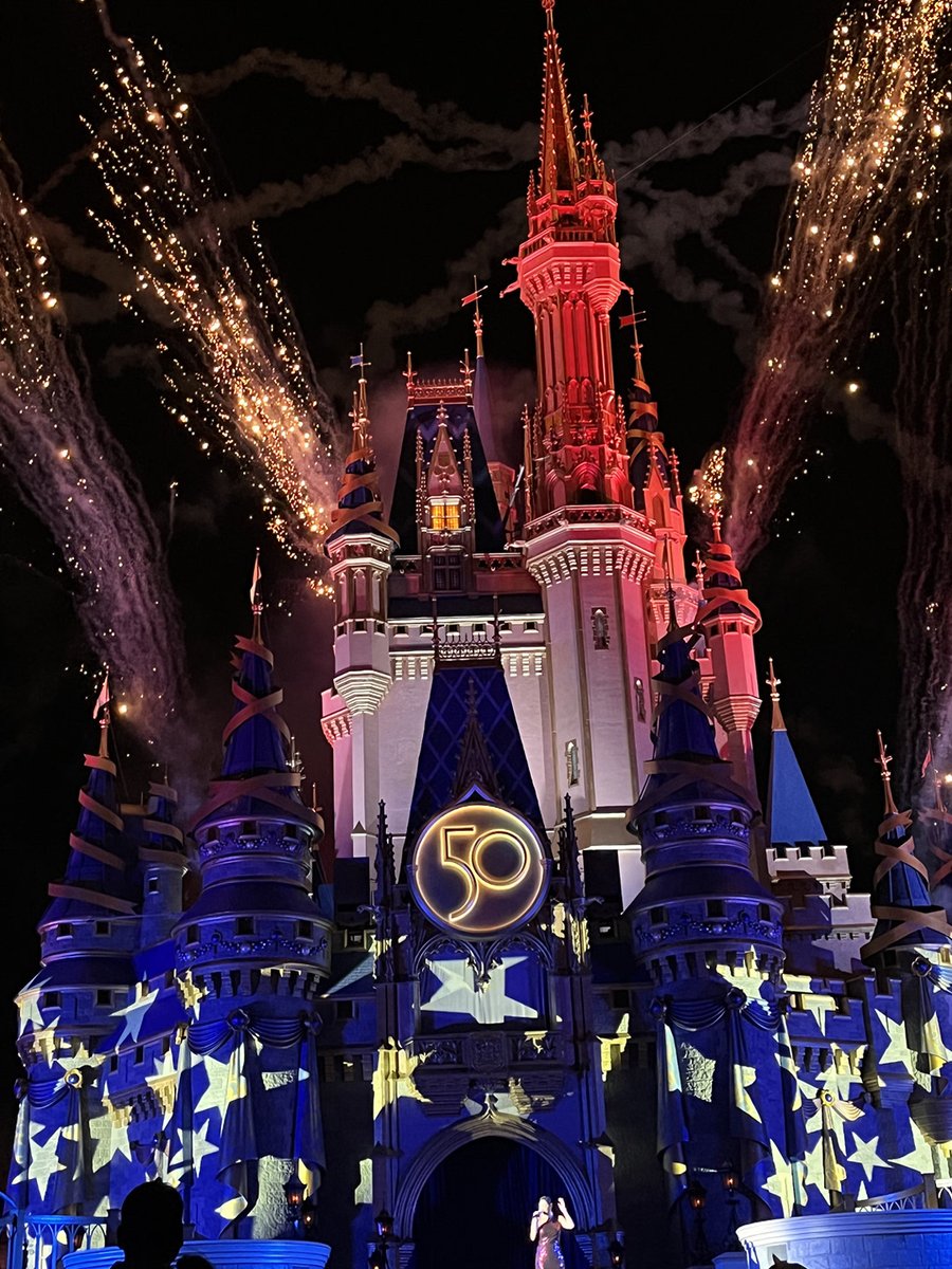 Remember when @WaltDisneyWorld decked out the castle in red, white, and blue just for #WarriorGames?! Us, too. And we are lucky enough to be welcomed back for #WarriorGames2024! Check out all the details here: dodwarriorgames.com/news @ESPNWWOS | @DisneyParks | @TRADOC