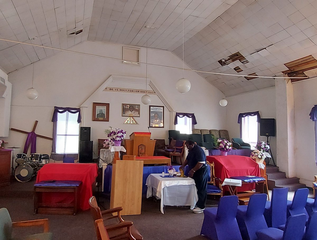 planningcollab's tweet photo. Greater El-Beth-EL-Divine Holiness Church is one of a few structures that survived  urban renewal in #Jacksonville. The church was recently designated to the National Register of Historic Places &amp; the congregation is  working to find funding for restoration. #blackhistory https://t.co/kAHv2W0DQJ