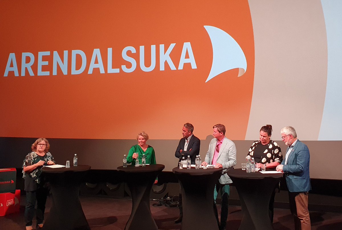 Utviklingspolitikk ved et veiskille på @arendalsuka. Sult, klimakrise og terror gjør at de i landene vi snakker om vurderer å forlate sine hjem. Å la være å hjelpe mennesker i nød fordi de har feil regime kan ikke være vårt utgangspunkt sier @Hoybraten