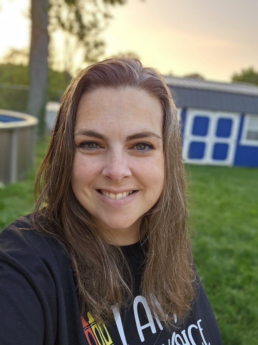 𝕄𝕣𝕤. ℍ𝕖𝕝𝕞𝕤 tweet media