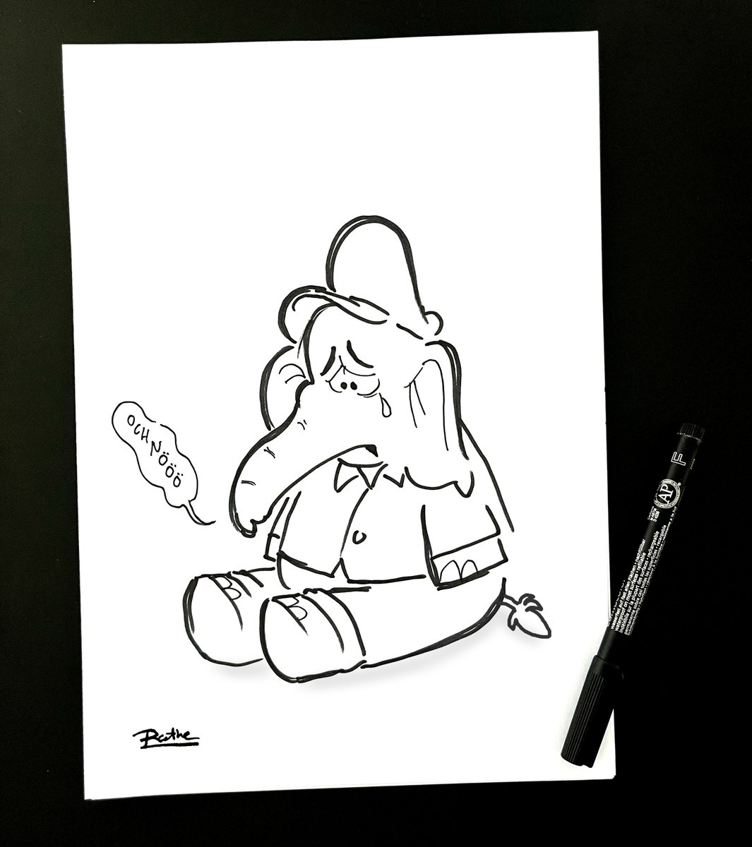 ralphruthe's tweet image. Jürgen Kluckert, die Stimme von Benjamin Blümchen, ist tot.
Vor ziemlich genau vier Jahren, am 13. 8. 2019, durfte ich gemeinsam mit ihm vorm Mikro stehen und eine Nebenfigur in einem Benjamin-Hörspiel spielen.
Er war dabei höflich und kollegial und ich glaube, so richtig wird