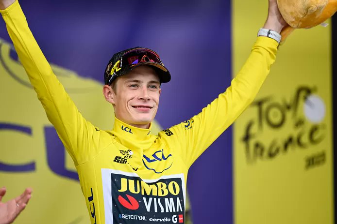 7sur7be's tweet photo. Jonas Vingegaard à 100% pour défier Evenepoel sur la Vuelta? “Il y a plus d'incertitudes que pour le Tour”
CYCLISME 14:52 https://t.co/uEJpNrup2n https://t.co/7DULKUYmh1