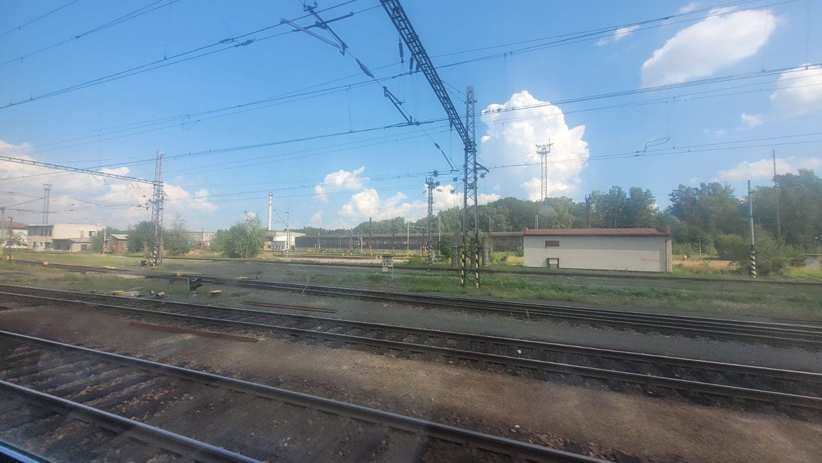 harpylonien's tweet photo. Btw. Der IC hatte 7 Minuten Verspätung, wodurch ich fast 1 Stunde in Nürnberg warten durfte, yey
#GerV https://t.co/nU3RROgsQD