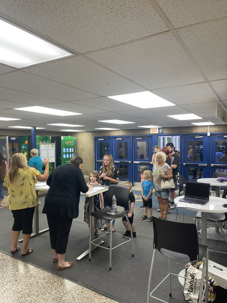 SAITNobili's tweet image. Exciting day at @southallegheny !! Members of the #ClassOf2036 lining up to meet their teachers. The future is now!!