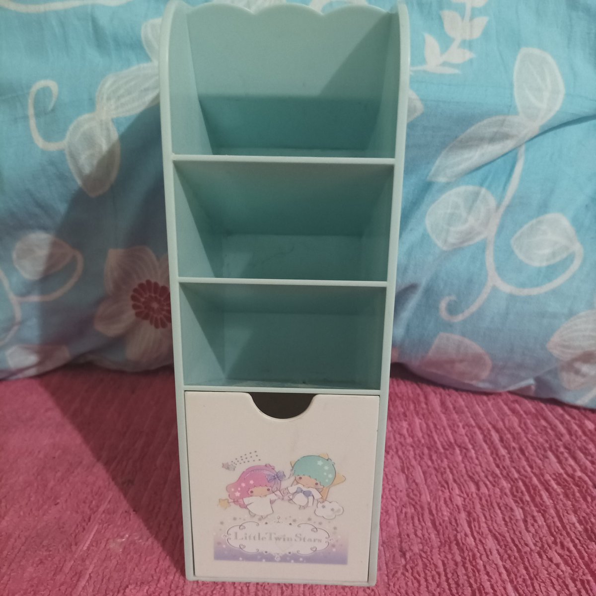 hjhjzy's tweet photo. #. wts lfb ph

｡⁠*♡ free claim
    💌 — di ko talaga alam saan ko sila ilalagay since puno na talaga desk ko >< gift lang sakin yung svt pb and pwede ko naman na daw bigyan ng new home hehe then gamit na yung mga organizers pero pwede pa naman ma-use☺️ https://t.co/VkhD9kC3PY