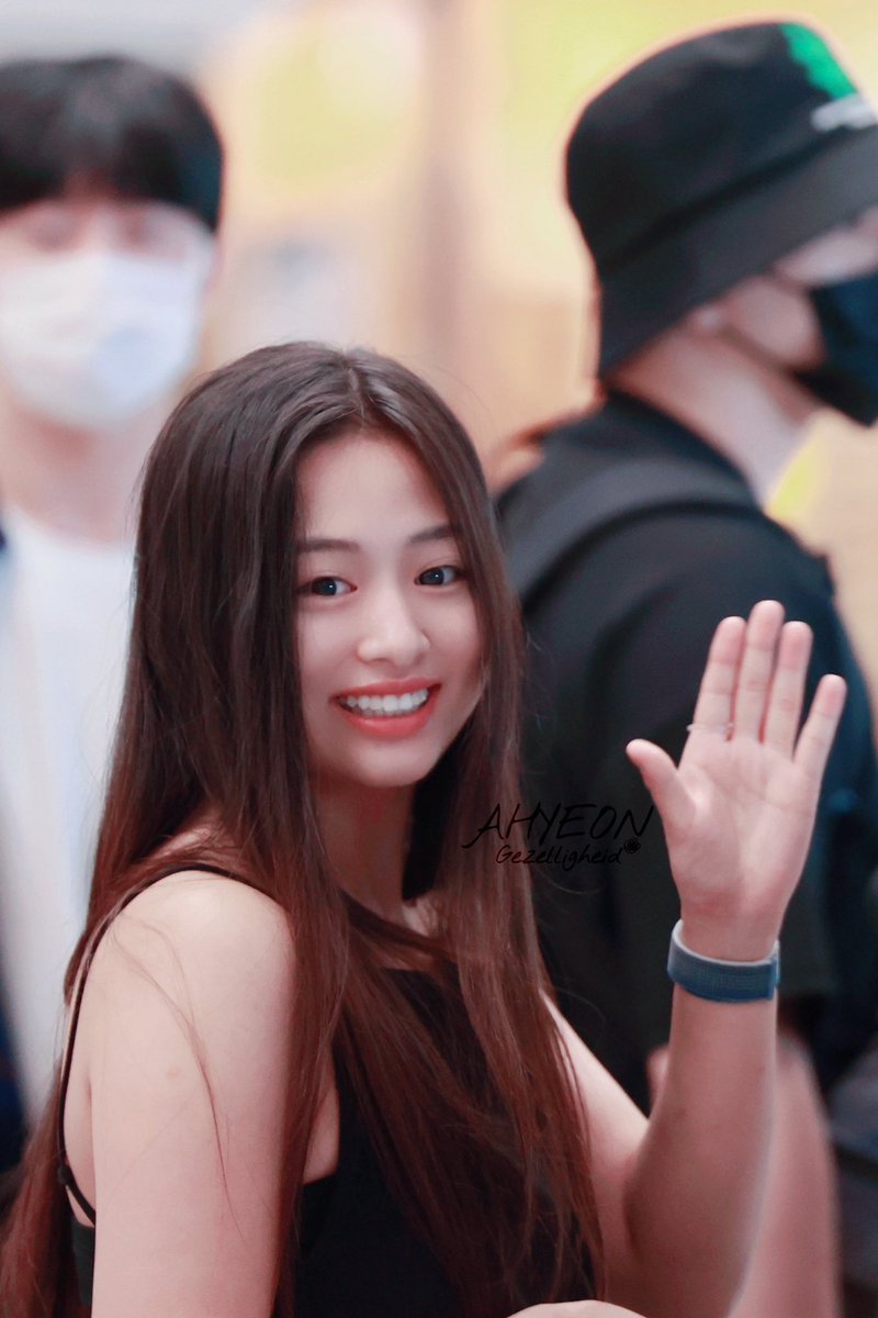 ahyeon tweet media