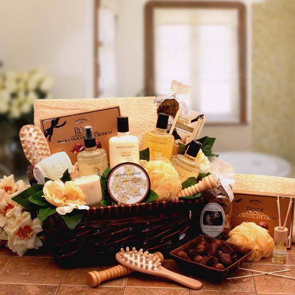 This is our most popular #spa #basket this week.Check out the rest of our relaxing #giftbaskets check it out here  (rb.gy/hbyai) and let us know what you think. 

Which baskets do you like better?