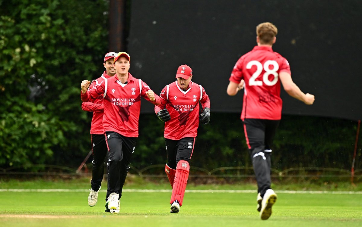 cricketireland's tweet photo. 11 overs gone in Cork and the Reds have re-built well through Alistair Frost and Tyrone Kane.
▪️Lightning 136
▪️Reds 46-2 (11 overs)
Watch: https://t.co/8d8Ts8kLdL
Scorecard: https://t.co/q9kcCa3v8Z
#IP2023 ☘️🏏 @rariohq #MRvLL https://t.co/UwJWUw8nHa