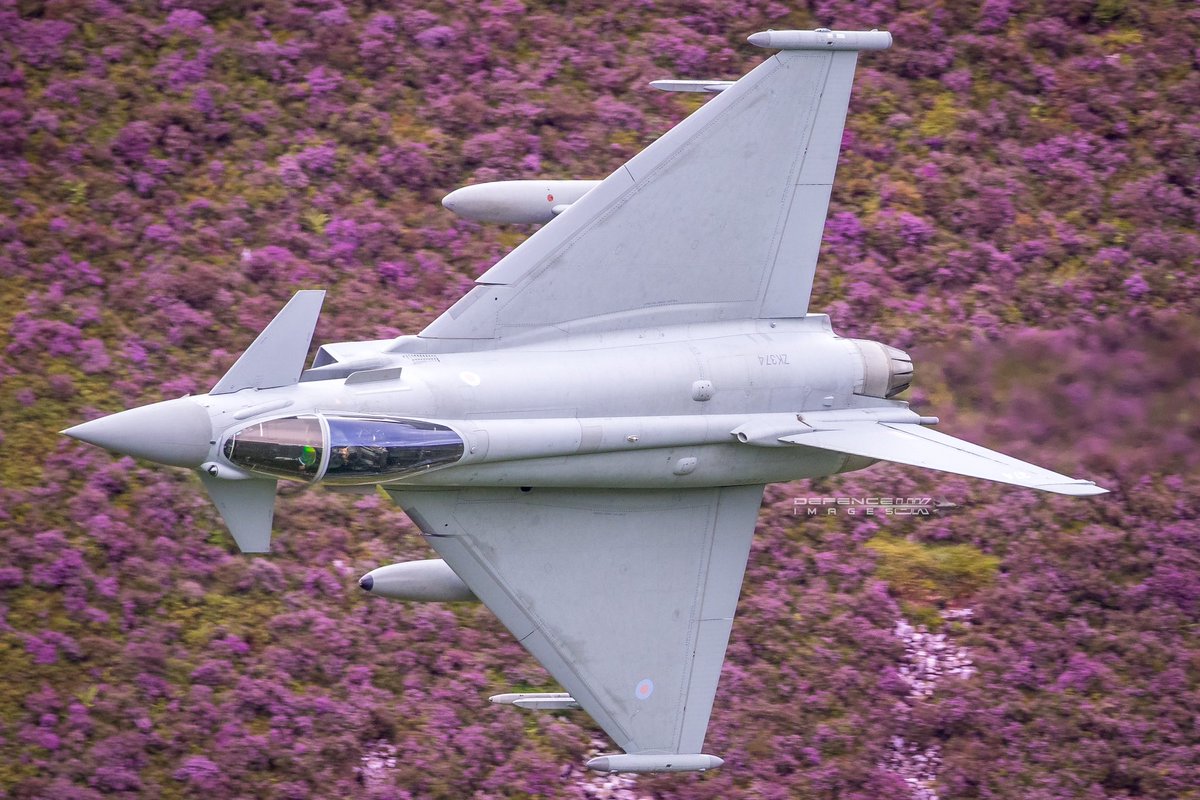 Type: Eurofighter Typhoon FGR.4 Unit: Royal Air Force 🇬🇧 Reg: ZK374 Loc: Mach Loop, Wales Date: 25-07-23 @RoyalAirForce @RAFPhotog @RAFConingsby @RAFLossiemouth @scan_sky @air_intel #raf #airforce #typhoon #machloop