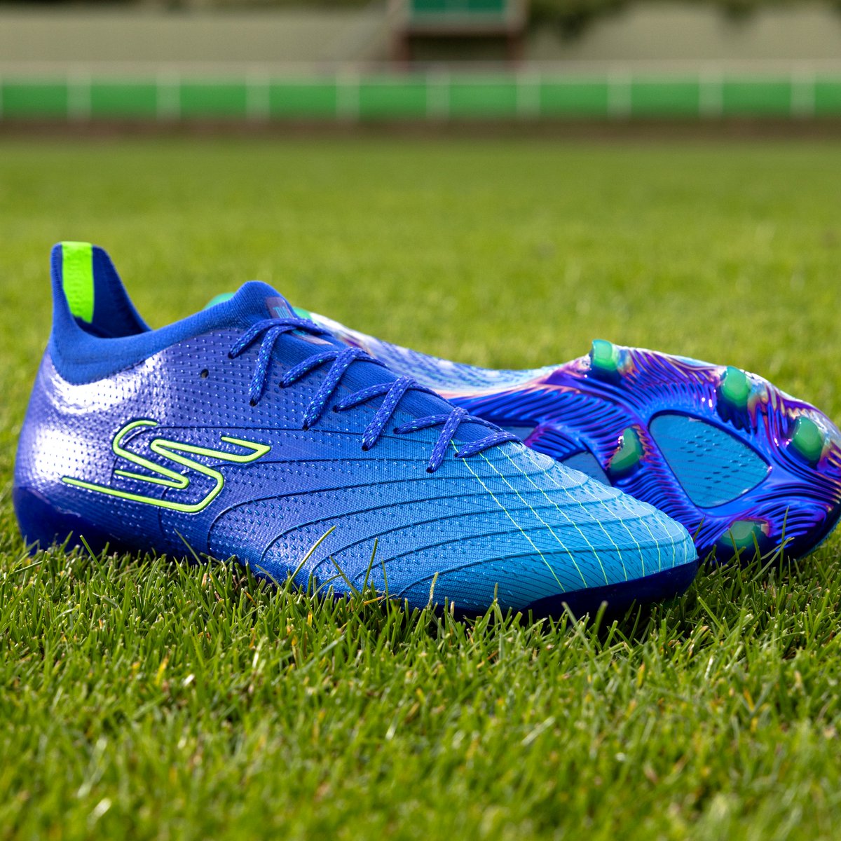 B24PT's tweet photo. Harry Kane assinou contrato vitalício de chuteiras com a Skechers. https://t.co/OypLrexnm6