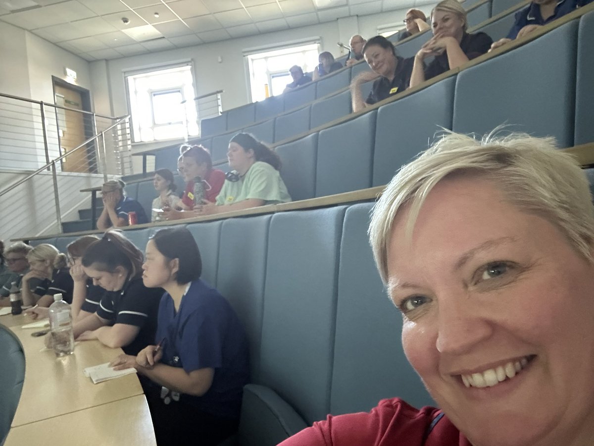 AlisonBakewell's tweet image. Fabulous turn out for the 2nd Patient Safety Grand Round @GEH IPC CNS Ann-Marie talking high impact interventions #ShareLearning #Education #PatientCare @nag2710 @nurseyHughes @Jones68Co @Rach89millsy @CatherineFree3