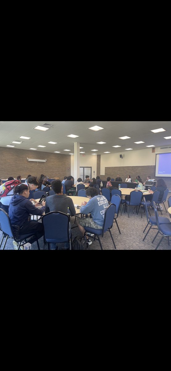 UMass_Chan_OCGR's tweet photo. #DynamicFutures Day 2 Recap: What is Behavioral Health presentation, Pathway to Success Panel, Zentangle workshop, Q+A with @UMassChan Pre-Doctoral Psych Students, @ForHealthCnsltg The State of Behavioral Health presentation, ending with mindfulness and journaling. https://t.co/2Hq3NLQx1w