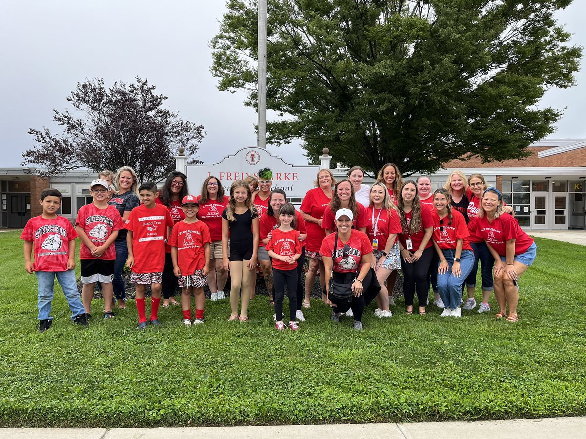 Good morning Sparke Kindergartners!  Be on the lookout for this amazing team of staff, parents &amp; students who are in the neighborhood delivering a special surprise! ❤️🐾❤️<a href="/SparkeShines/">J.F. Sparke School</a>