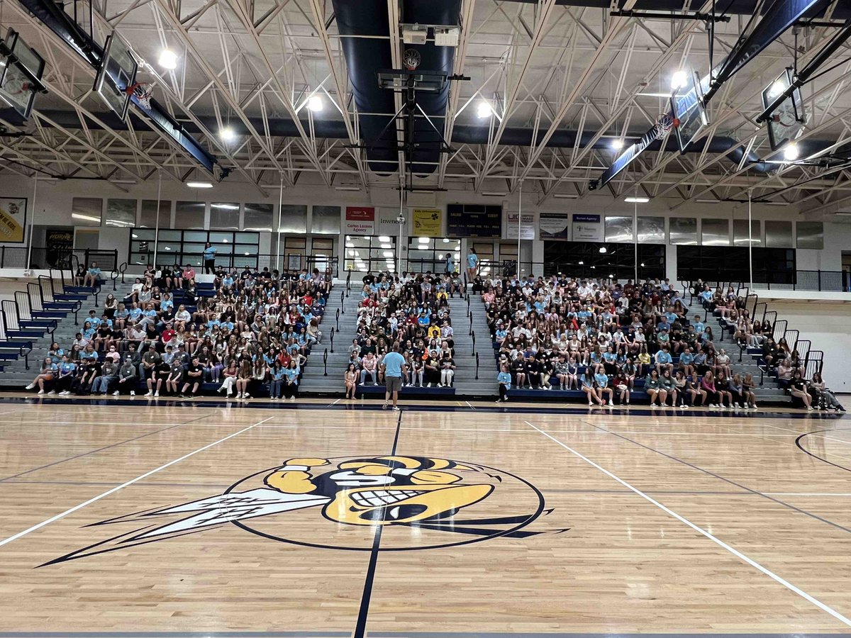 Our first photo of the Class of 2027! Welcome to the SHS Family!