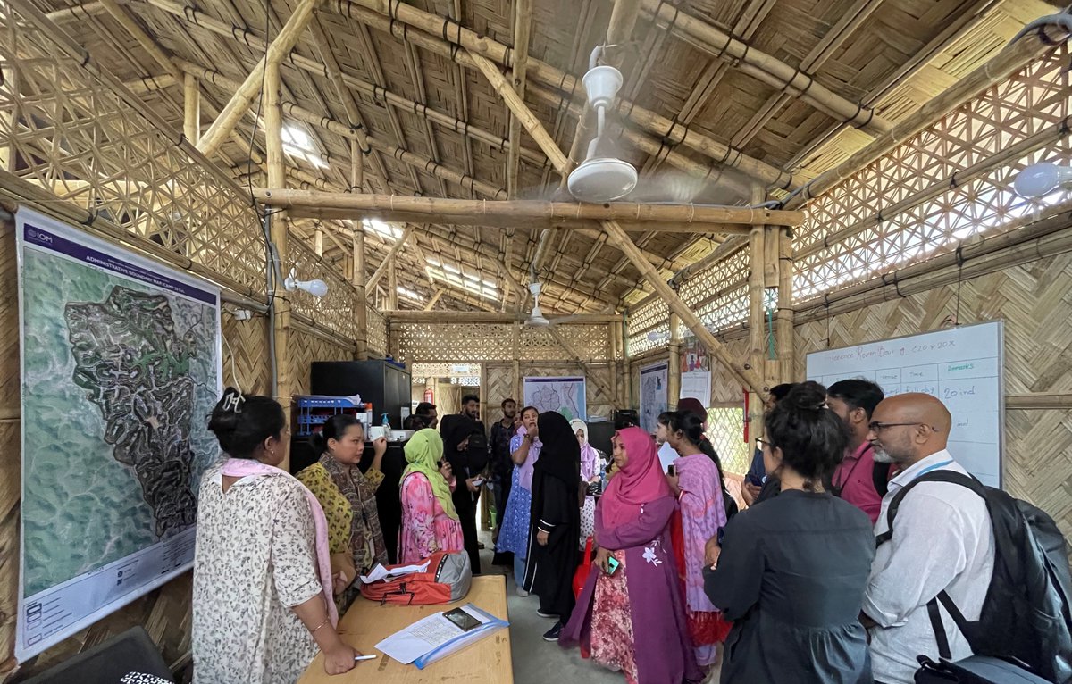 Last week, 29 staff from @IOMBangladesh, @CAREBdesh, and @DRC_ngo concluded a 4-day training in Bangladesh! They were trained on tools for collecting data in the Rohingya refugee camps: part of a major review of the Women's Participation Project's impact over the past 5 years.