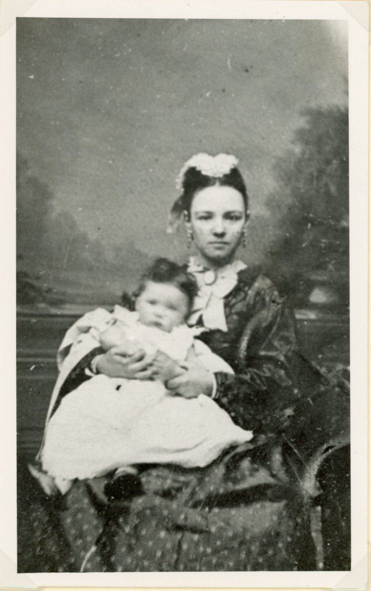 ArchiveWilson's tweet photo. To (slightly belatedly) mark the birthday of T.E. Lawrence on 16th August 1888, here's a picture of him as a baby with his nurse Margo Jones!

Find out more in our exhibition Lawrence in Fragments - online version coming soon!
https://t.co/QXIJkfu7qK

@MagdLibAndArch https://t.co/F1SJQ85quA