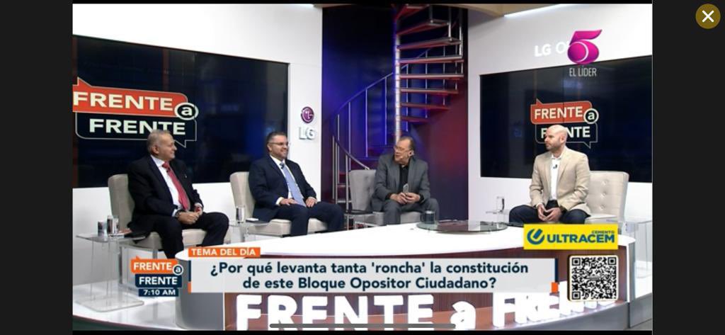suazorjoan's tweet photo. En política no hay amigos ni enemigos, Pedro Barquero se une a Libre para sacar a los nacionalista y hoy está en el mismo bando con ellos haciéndoles oposición. https://t.co/1cFMuz8Fla