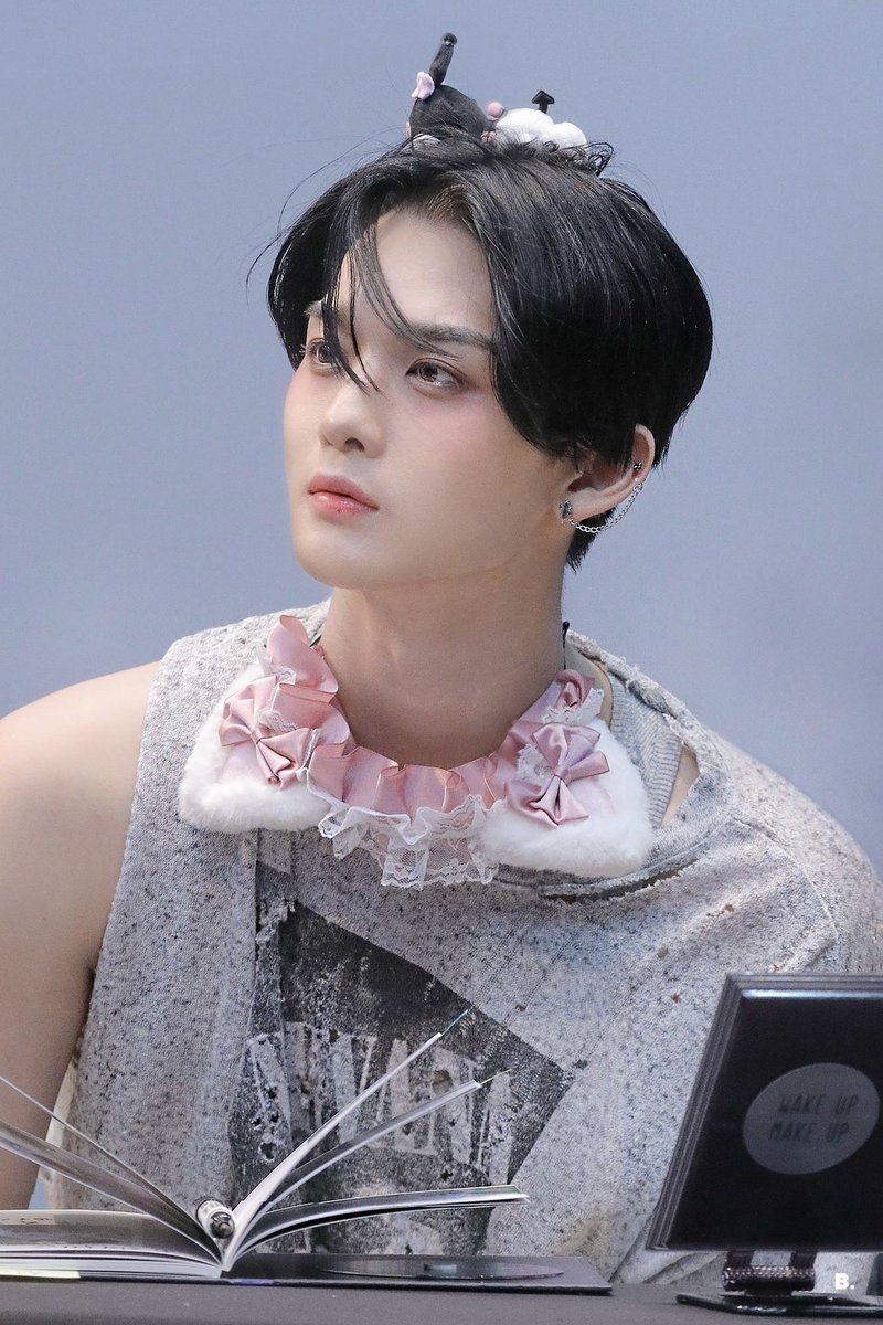 230617 니 얼굴이 너무 좋다고 🫠
#배진영 #BAEJINYOUNG #CIX