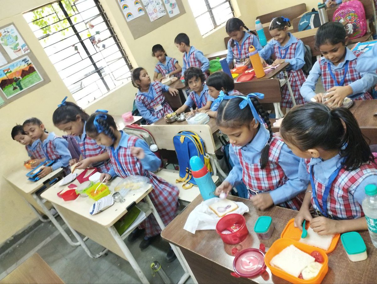 DIETRNDELHI's tweet photo. #Vidyanjali #Gratitude to Lovely Yadav for conducting #CookwithoutFlame activity at SKV No 1 Chand Nagar,1514011
Theme: Cook without Flame ๐ฅ
Class:2
Imp. Stu: 40
UDISE: 07070110702
HoS:Hemlata
VIDYANJALI Inch :Shilpi
CRCC:Ritu Bansal
DURCC:Sneha Trivedi
Distt: West https://t.co/MeLwQDjBhE