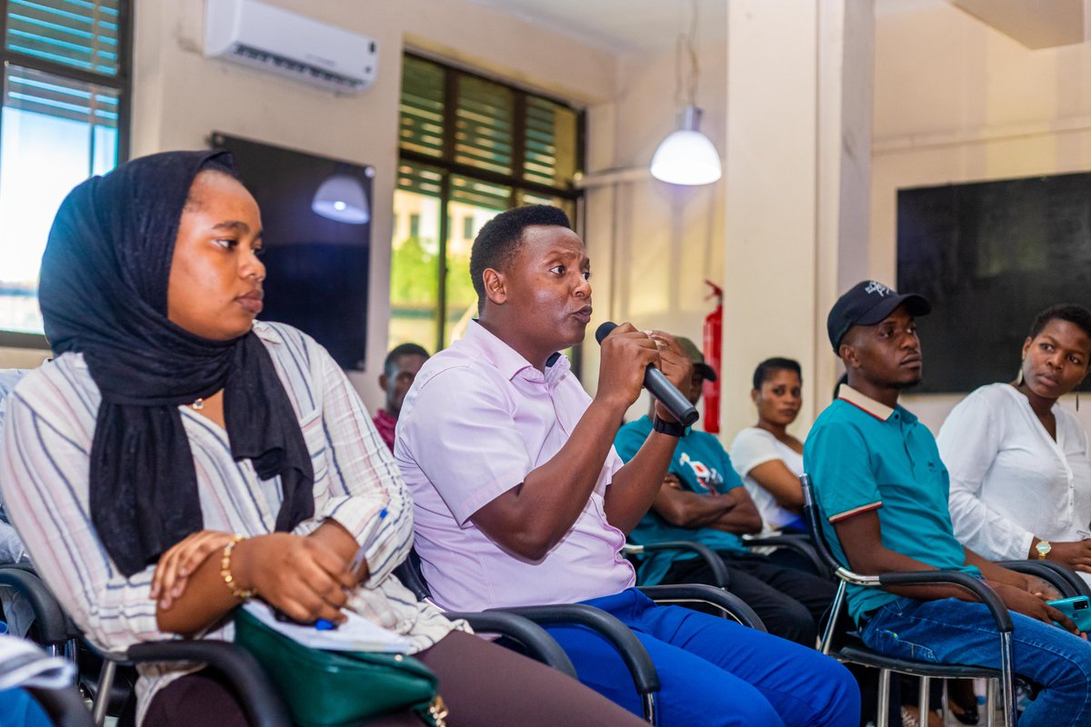 Reflecting on our insightful discussions during the 'Youth Unleashed' dialogue session. It's inspiring to witness young minds engaging in dialogue about their digital rights and how to navigate the online world responsibly. #Mulika255  🗣️💻 #DigitalAdvocacy #YouthVoice