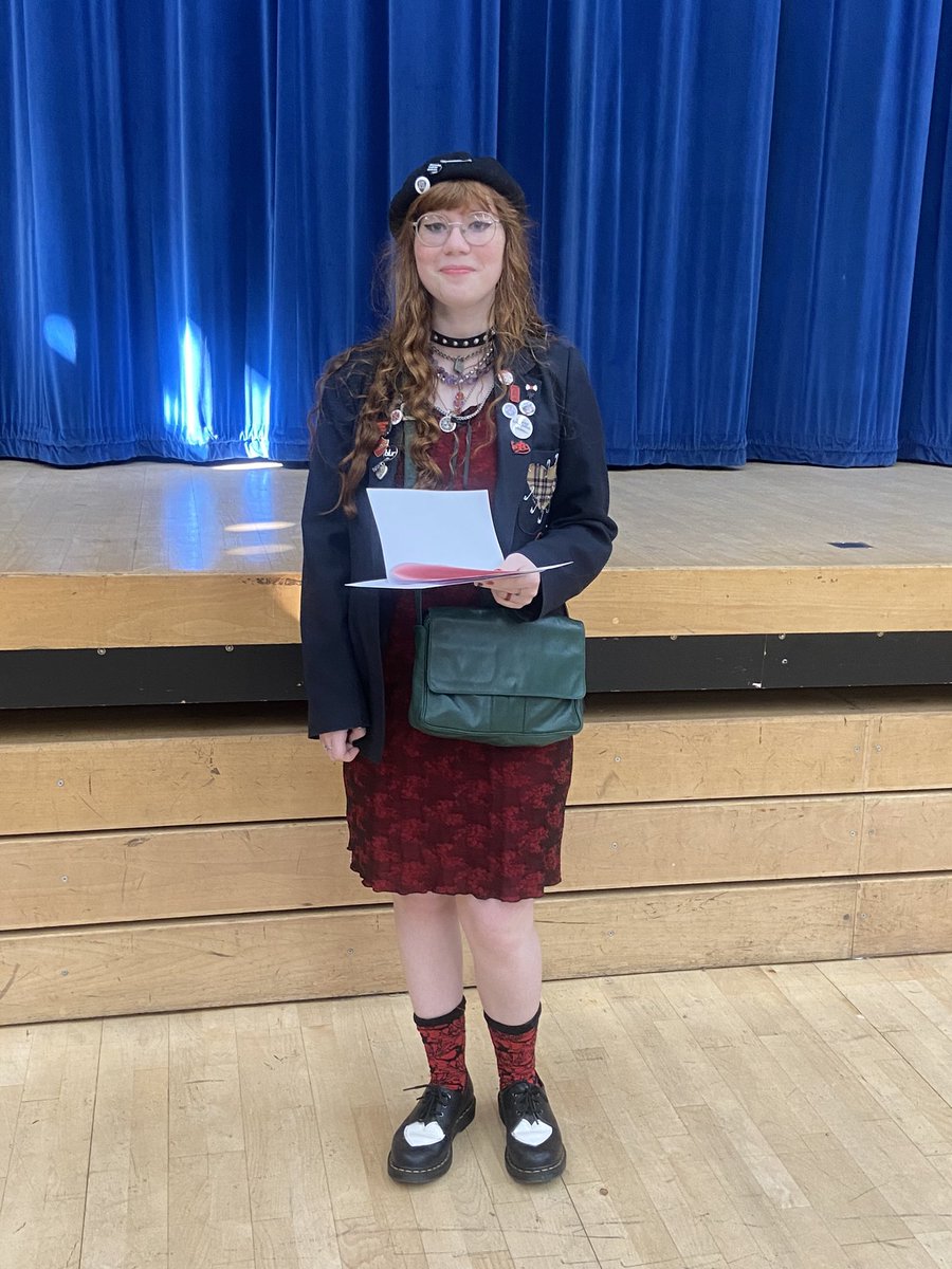6thChsg's tweet photo. Best of luck to Eve who will be reading History and Politics at Cambridge. Amazing! #teamchsg @MrDevenney @CarshaltonHigh https://t.co/SQYMLWFqyK