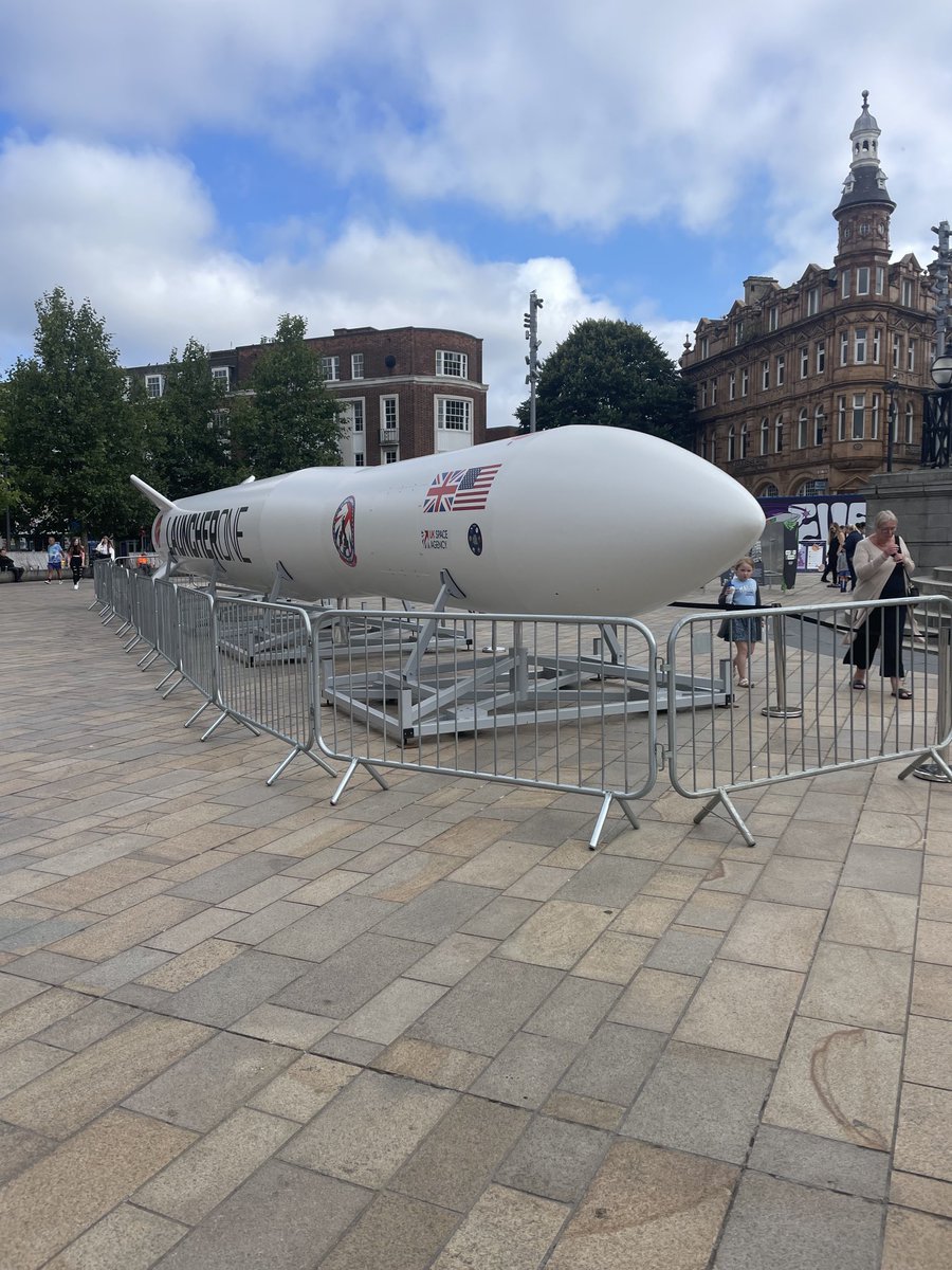 JAMESBUTTLE's tweet image. Queen Victoria Square Hull