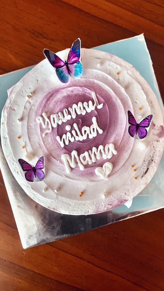 temanbarumu's tweet photo. Mama, selamat ulang tahun🤍 https://t.co/0e3dEepu4E