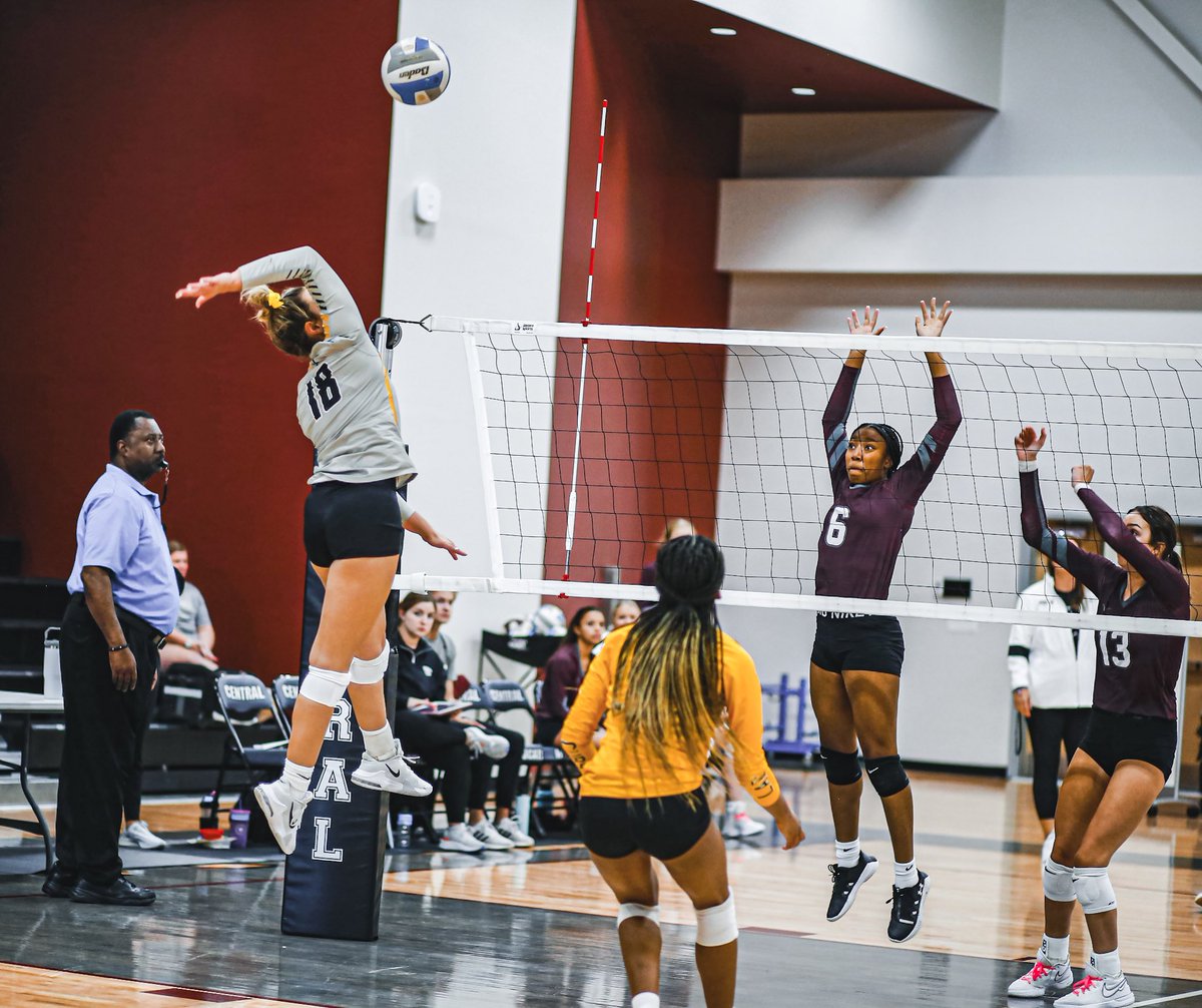 <a href="/GracieMoore01/">Gracie Moore</a> is ready for a great junior season of volleyball at U-High! Scrimmages have started!
#GeauxCubs