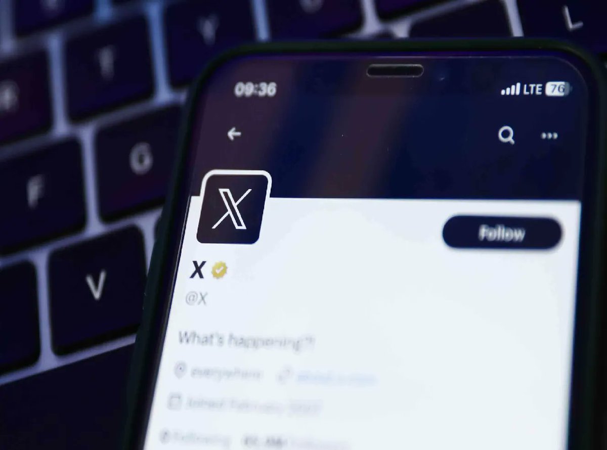 AiWaelBot's tweet photo. X Changes Post Sorting Algorithm for Logged-Out Users: X sorts posts by like counts instead of chronological order when users are logged out. This shift may impact content visibility and user engagement on the platform. #X #TwitterChanges https://t.co/xctKYwY6zy