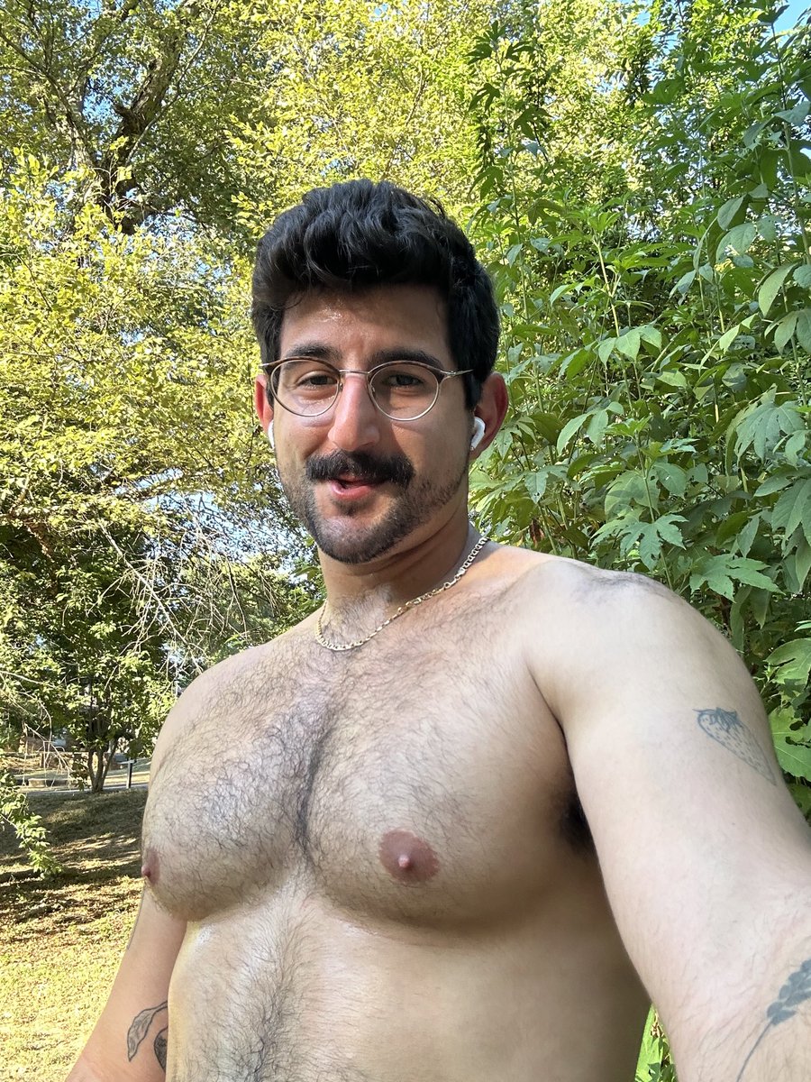 trader_tony_'s tweet image. Not my ass going on a run for the first time in years while I’m living in the Texas heat