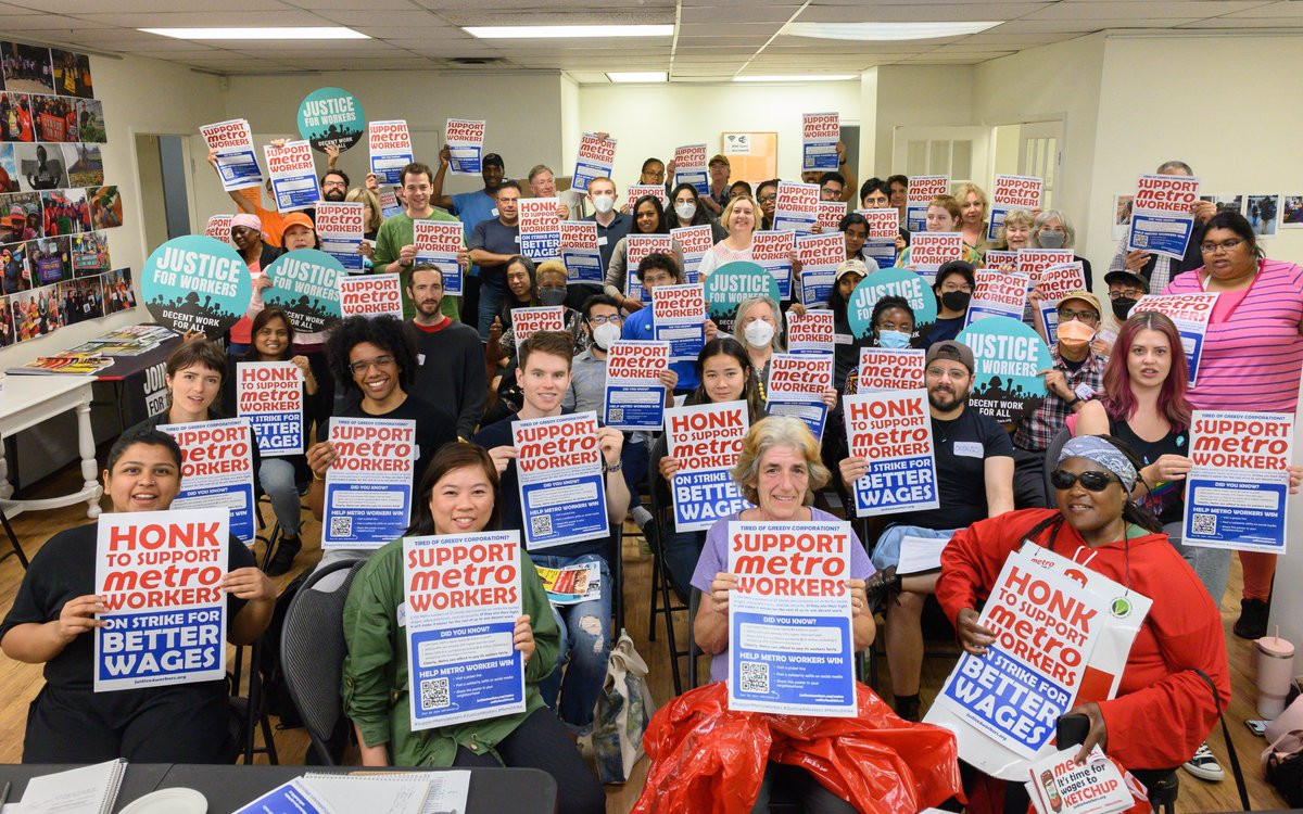 ♥️ Honoured to have Metro workers at the #TOPoli organizing meeting of #Justice4Workers. 
💪🏿 We are organizing to support the #MetroStrike. 
➡️ These workers are fighting for all of us. 
💥 Let's make sure they win. #SupportMetroWorkers! 
Here's how: justice4workers.org/metro