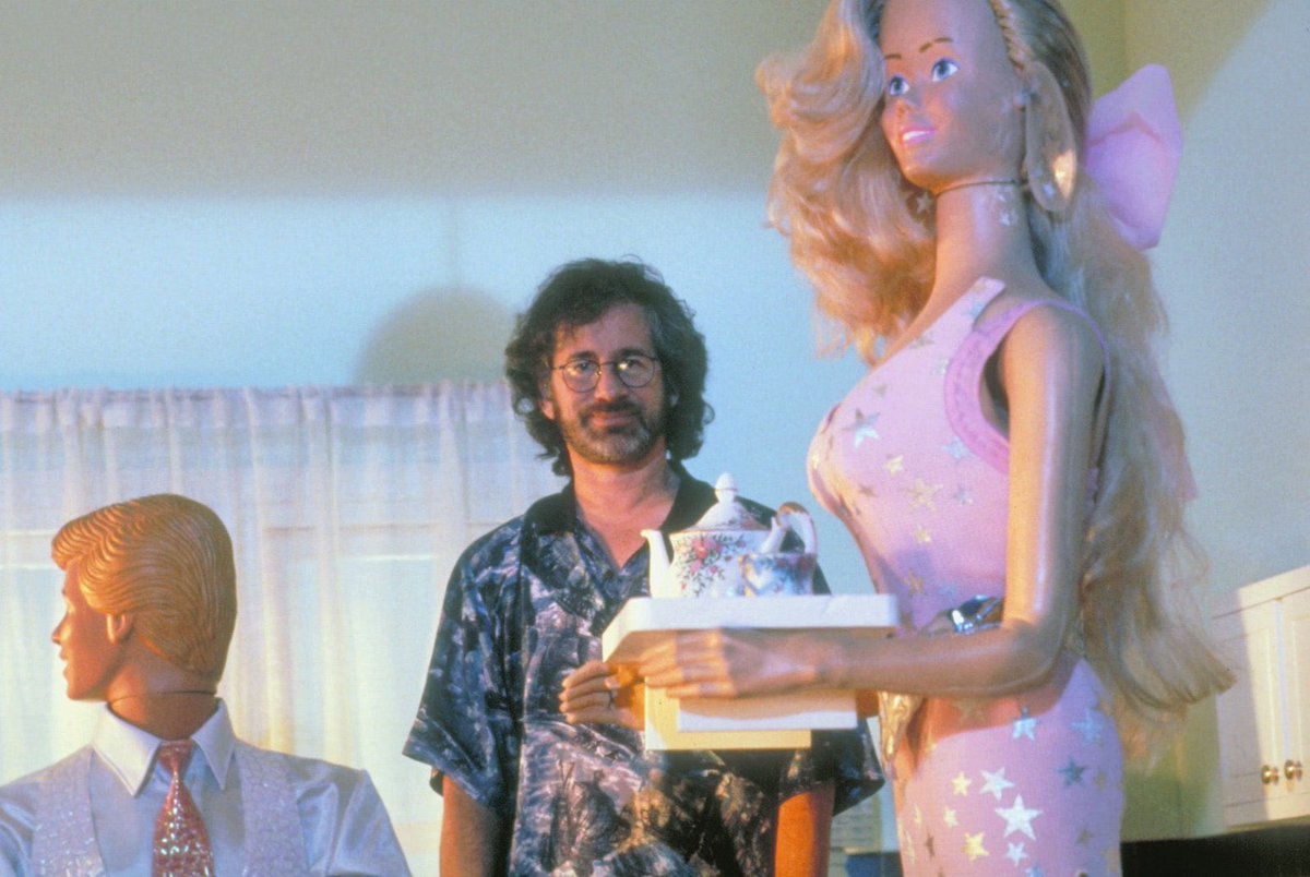 ArtofDanny's tweet photo. Every time to showed up to watch Barbie and forgot to wear pink. https://t.co/w9nakDirdE
