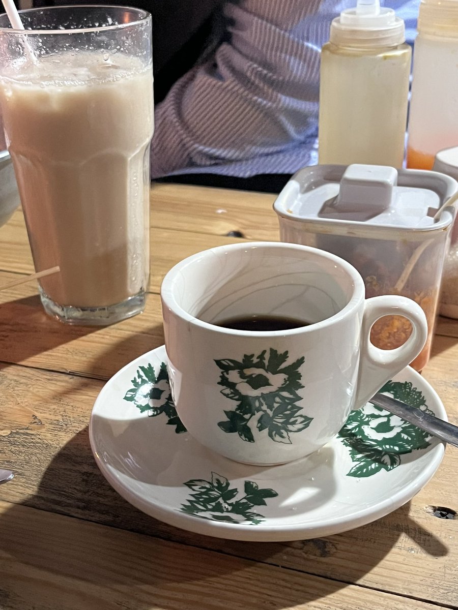 javafoodie_'s tweet photo. Kompilasi Spot Kuliner Kalbar di Jogja yang wajib kamu coba.
Gr gr punya istri orang Kalbar jd lebih explore kulinernya dan ternyata cocok2 banget.
Semoga bs bantu obat kangen temen2 dr Kalbar ya https://t.co/HZWMDHFIJY
