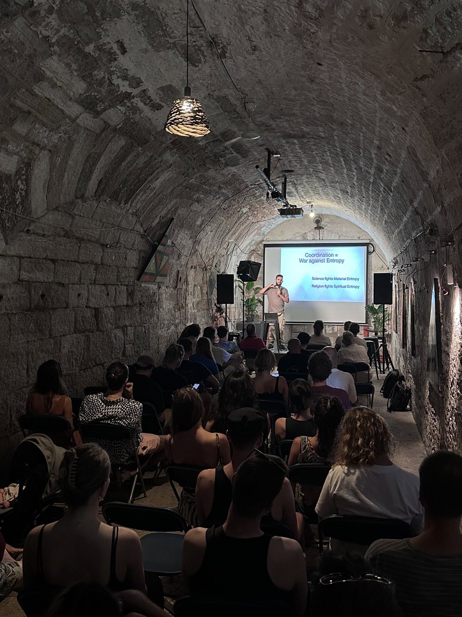 Sky 🦇🔊 | 🌶 | ℗⌐◨-◨ | 🌚 | .⌐◨-◨ tweet media