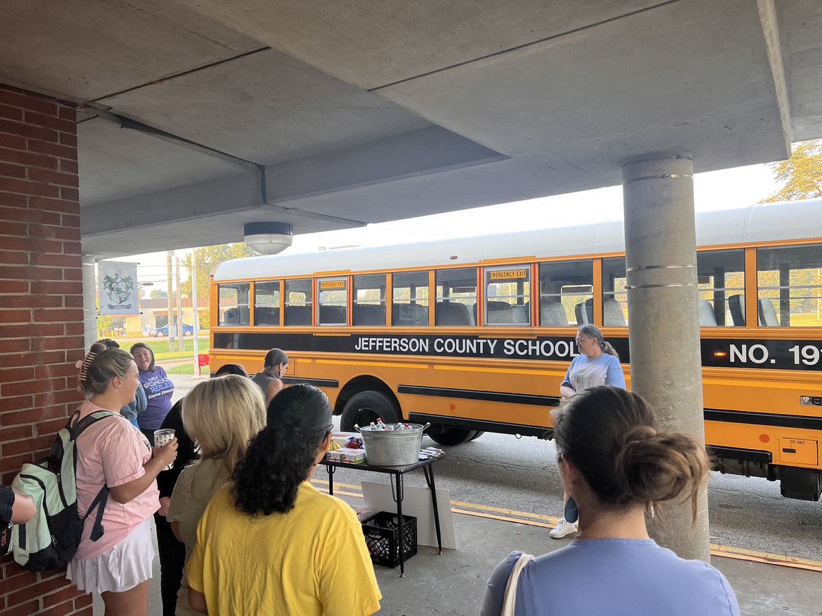 SmyrnaWildcats's tweet photo. Smyrna supports our bus drivers and we’re ready for our students to return on Friday! #SmynaProud #OurHouse #4Houses1Family #BusDriversRock https://t.co/KBUDGart2B