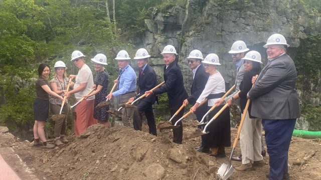 I joined community leaders to break ground on the Uncas Leap Heritage Park, funded in part by the #AmericanRescuePlan.

Next year, visitors will have a new public space to learn about the Uncas Leap's rich history, take in the beautiful natural landscape, and enjoy entertainment.