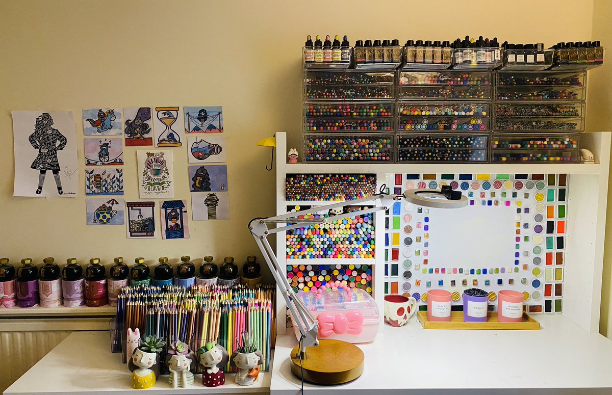 gracecalliart's tweet photo. My clean workspace which I will mess up in 5 minutes. ✏️ https://t.co/pOTJeS1js6