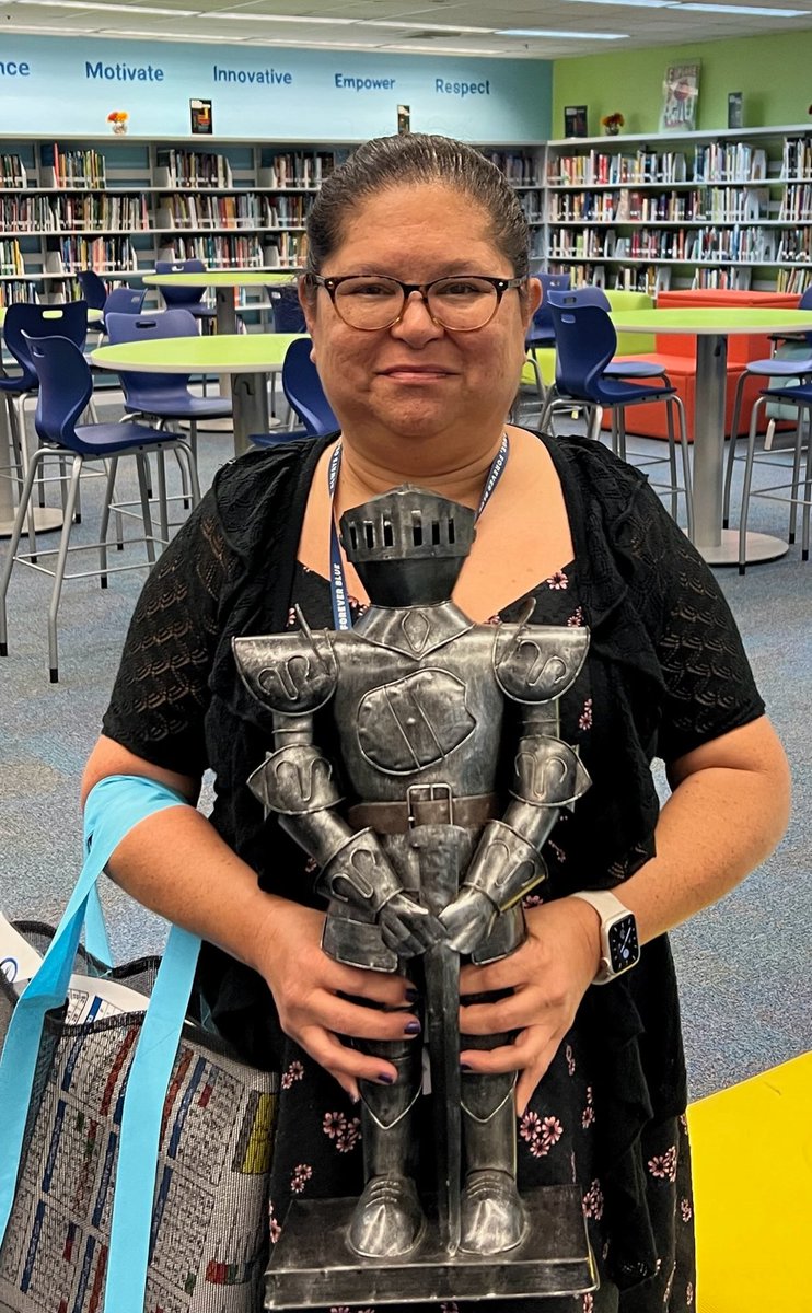 josemartimast's tweet photo. Ms. Lucia Perez, a great science teacher, was recognized with our monthly Silver Knight Spot Success Award for her work this summer. She is an amazing person who has done a great job with the MAST Ambassadors program. #mast2324 @SuptDotres   #YourBestChoiceMDCPS @YeseniaAponte05 https://t.co/iMidpGzSPg