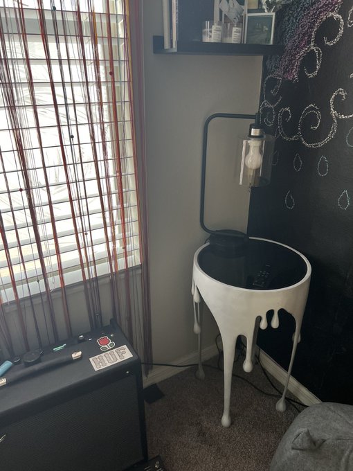 Painted this table to match my room but it kinda looks like cummies https://t.co/pn9qPrYvFL<a href="/tag/newprofilepic"class="tags"><span>#newprofilepic</span></a>