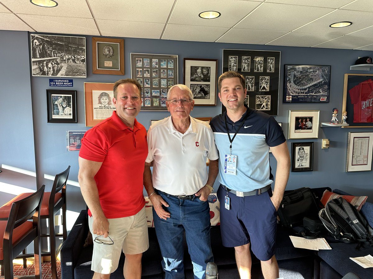 SabolBrothers's tweet photo. 🚨New Pod🚨 

Former Indians Manager/Player Mike Hargrove joins the #SabolBros pod!

⚾️10 Cent🍺Night
⚾️90s Indians
⚾️Albert Belle Stories 
⚾️Blockbuster Tribe Trade that fell through👀
⚾️#Gaurdians Outlook &amp; more!
#Fortheland 

🍎https://t.co/5DX2uKFW7H
🟢https://t.co/xJXD0Cz5nl https://t.co/8Nv8yt4sCf